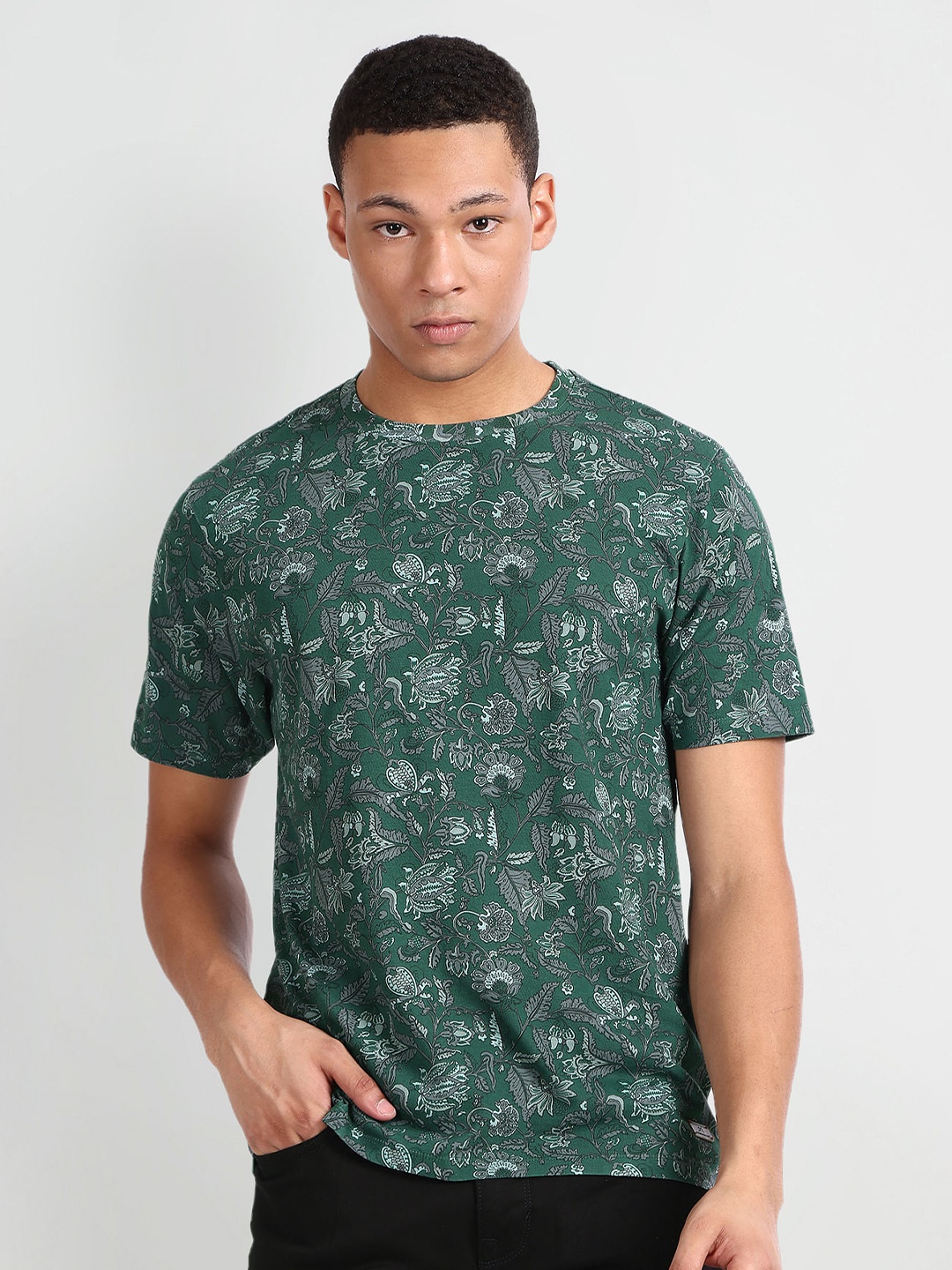 

Flying Machine Floral Printed Round Neck Pure Cotton T-shirt, Green