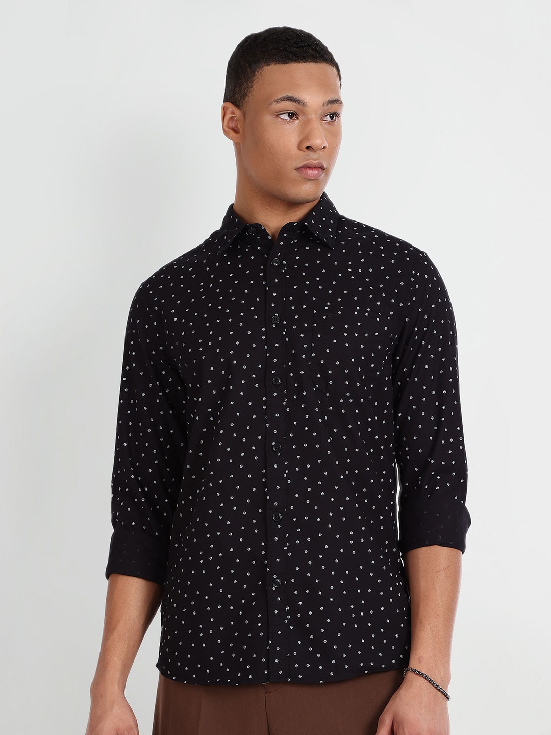 

Flying Machine Micro Ditsy Printed Slim Fit Pure Cotton Casual Shirt, Black