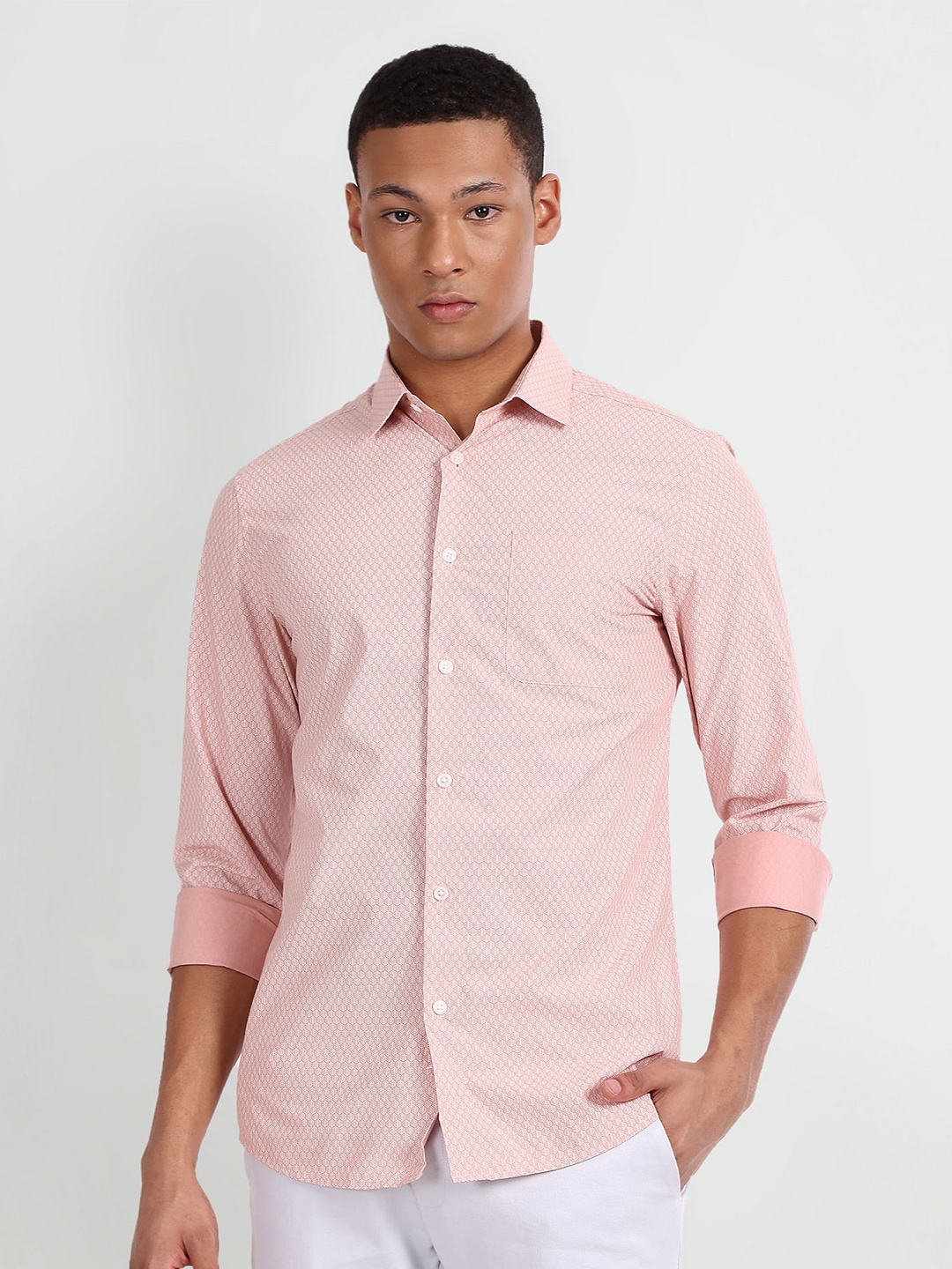 

Flying Machine Micro Checks Checked Spread Collar Slim Fit Cotton Casual Shirt, Pink