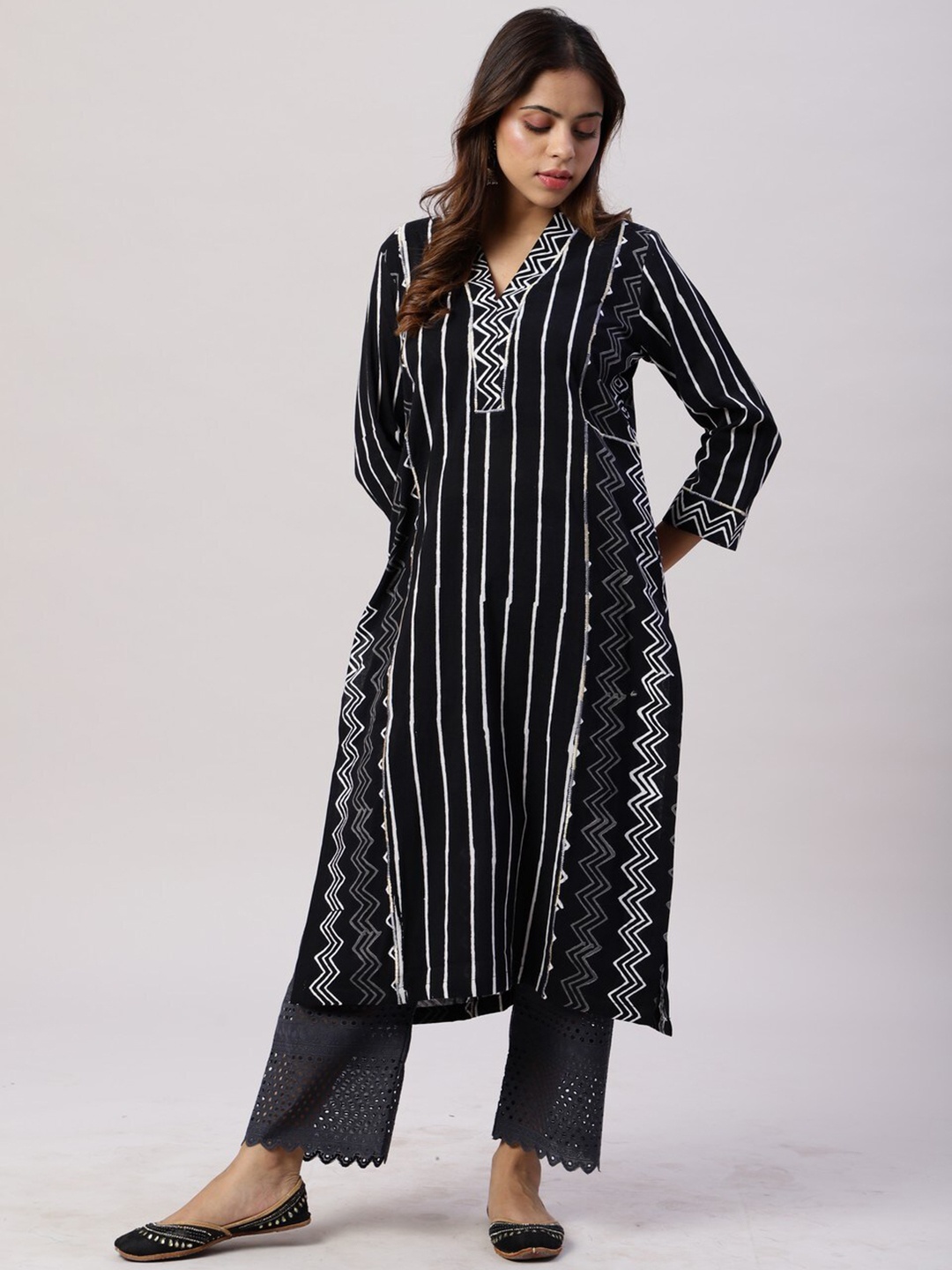 

Spring Soul Geometric Printed V-Neck Thread Work A-Line Kurta, Black