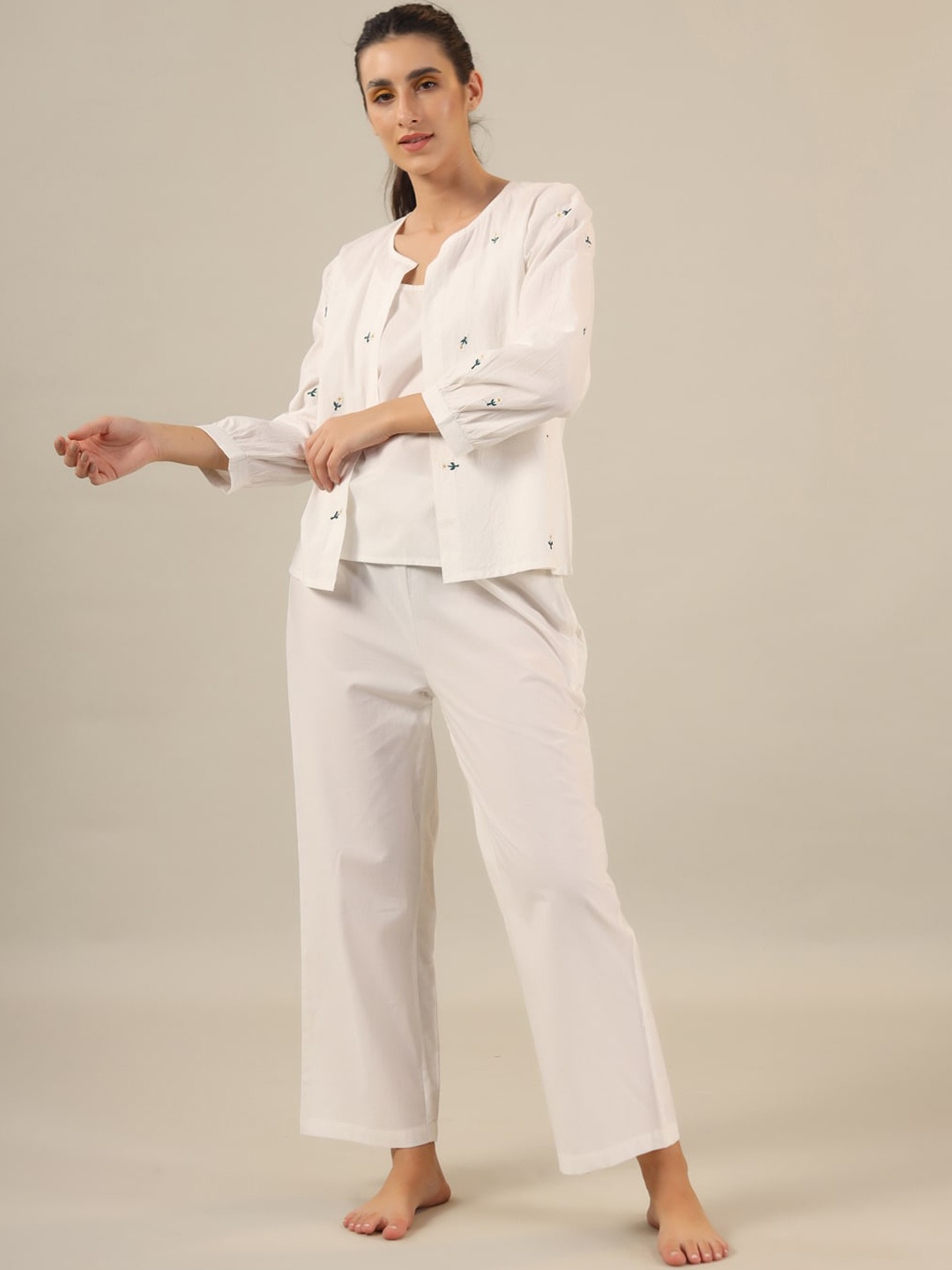

SANSKRUTIHOMES White Floral Embroidered 3-Piece Pure Cotton Nightsuit