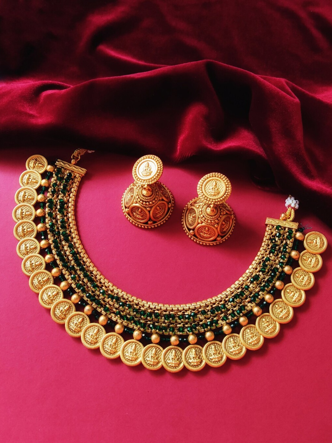 

Pihtara Jewels Gold-Plated Beaded Jewellery Set