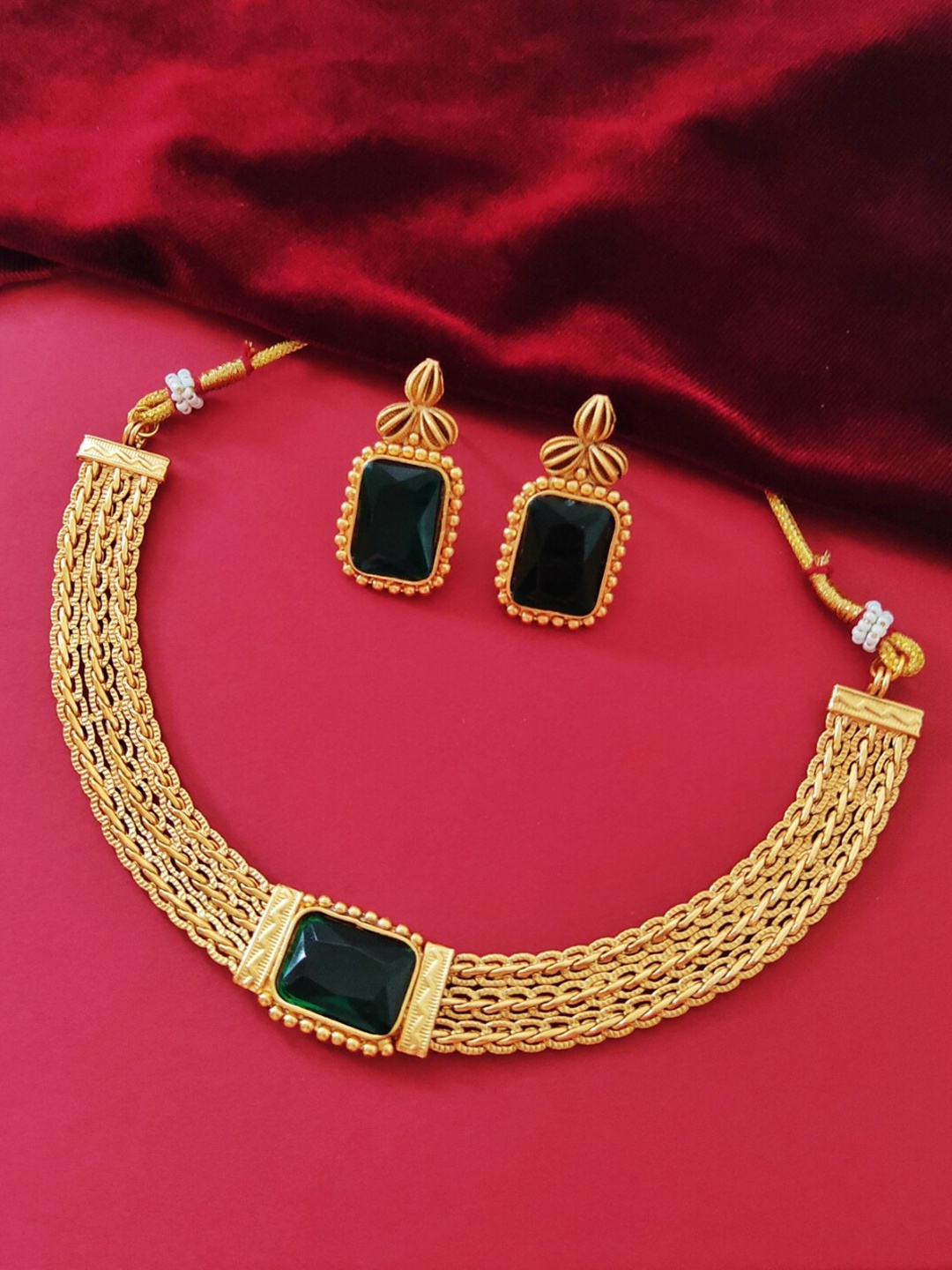 

Pihtara Jewels Gold-Plated Stone-Studded & Beaded Jewellery Set