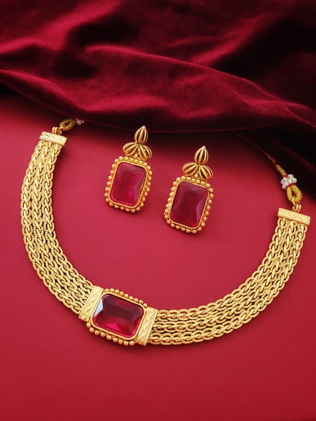

Pihtara Jewels Gold-Plated Stone-Studded Jewellery Set
