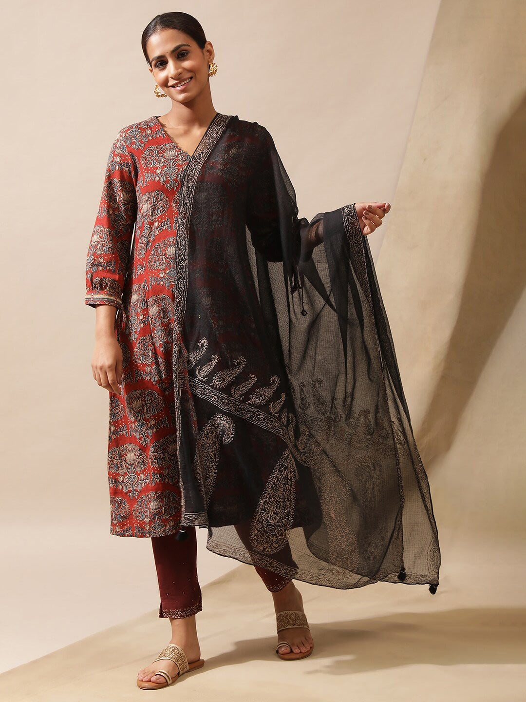 

W The Folksong Collection Black Brown Paisley Printed Dupatta With Chikankari
