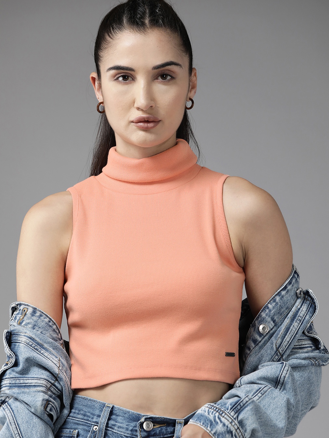 

Roadster Solid Fitted Crop Top, Peach