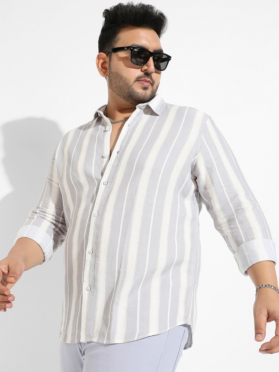 

Instafab Plus Men Grey Classic Opaque Striped Cotton Casual Shirt