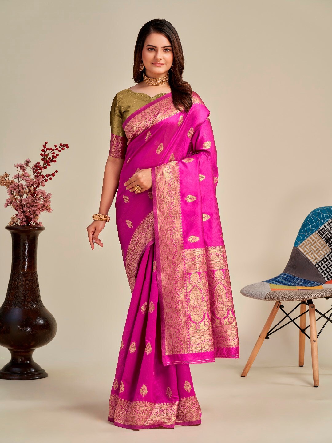 

AVANTIKA FASHION Woven Design Zari Detailed Pure Silk Banarasi Saree, Pink