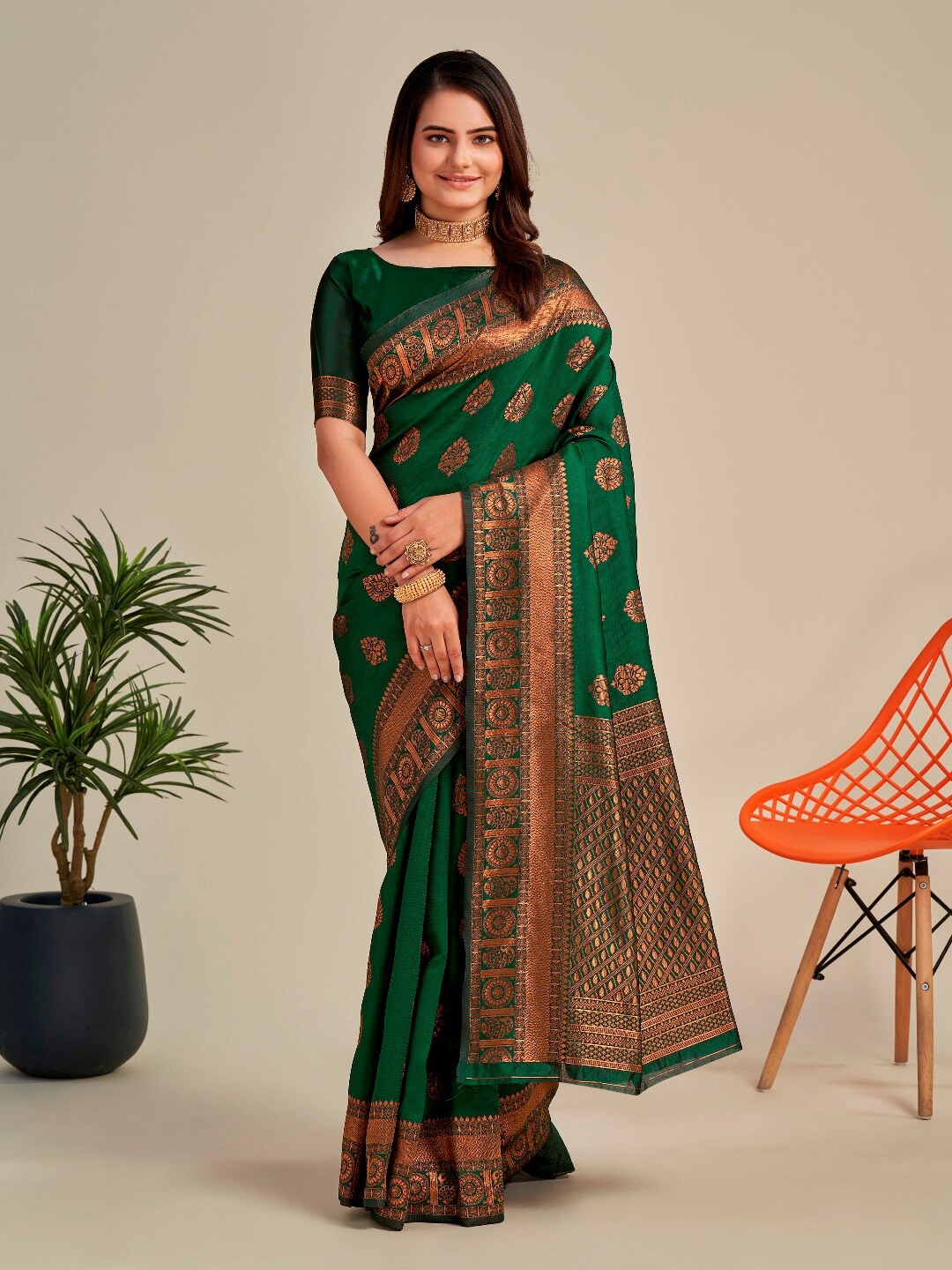 

AVANTIKA FASHION Ethnic Motifs Woven Design Zari Detailed Pure Silk Banarasi Saree, Green