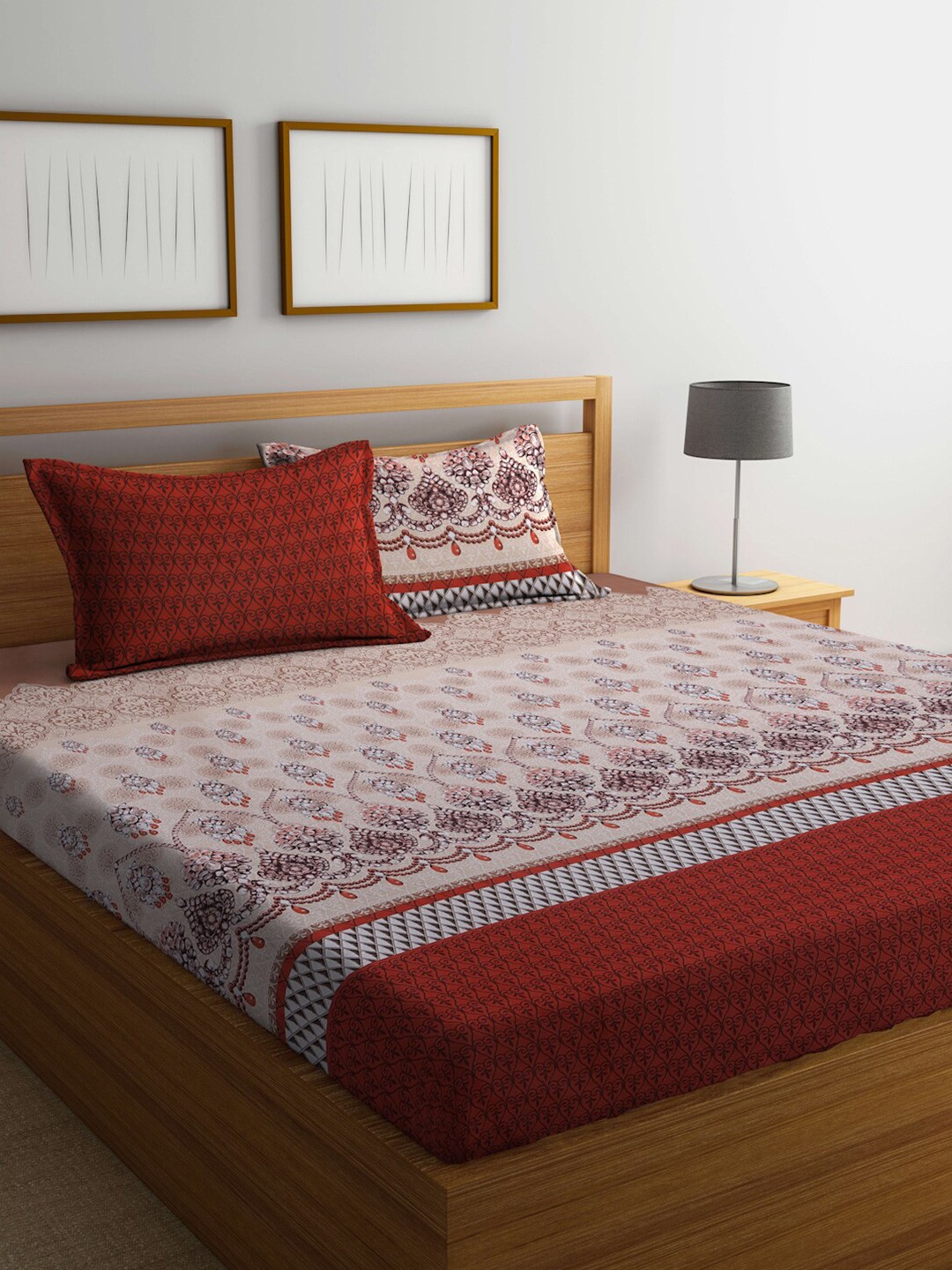 

BOMBAY DYEING Celebrating India Beige & Red Printed Cotton 200 TC King Bedsheet Set