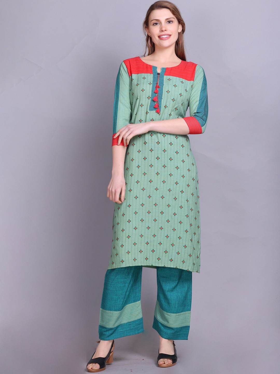 

Elthia Round Neck Ethnic Motif Printed Regular Pure Cotton Kurta with Palazzos, Green