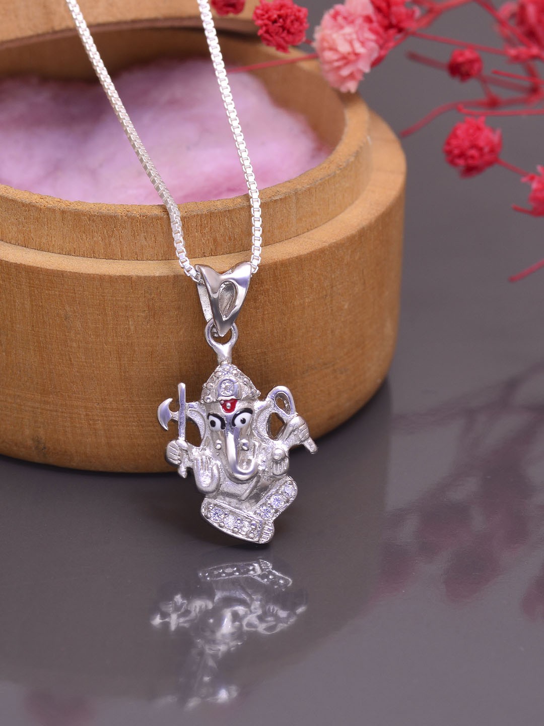 

Abhooshan Unisex Pure 92.5 Sterling Silver Ganesha Shaped Pendant With Chain