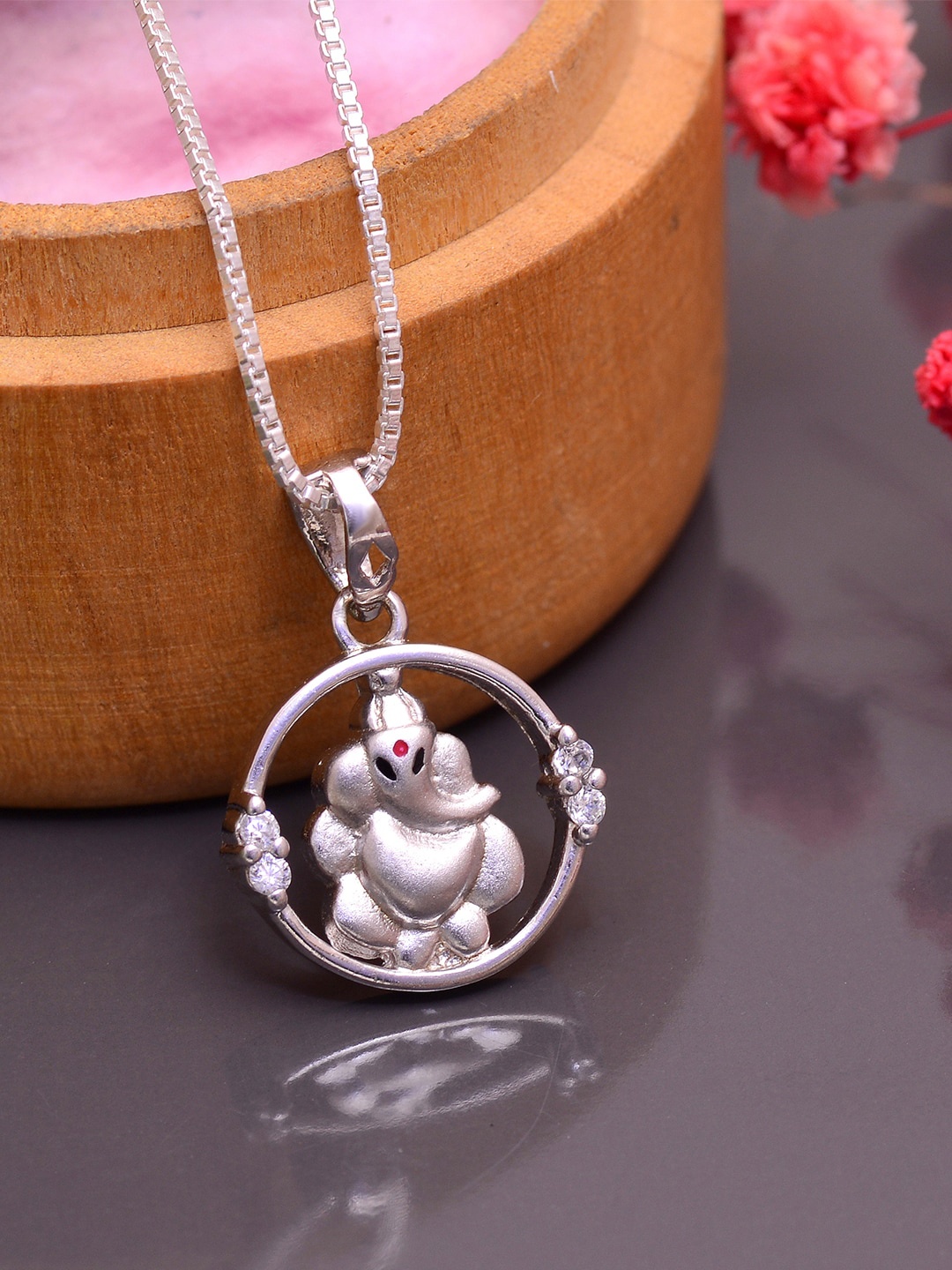 

Abhooshan Pure 92.5 Sterling Silver Ganesha Shaped Pendant With Chain