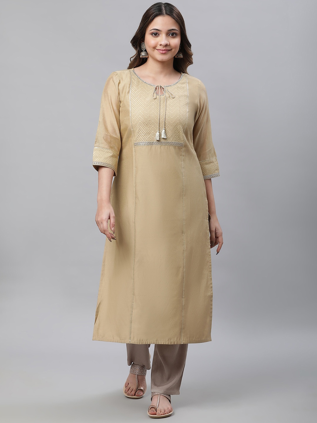 

AURELIA Tie-Up Neck Regular Kurta, Gold
