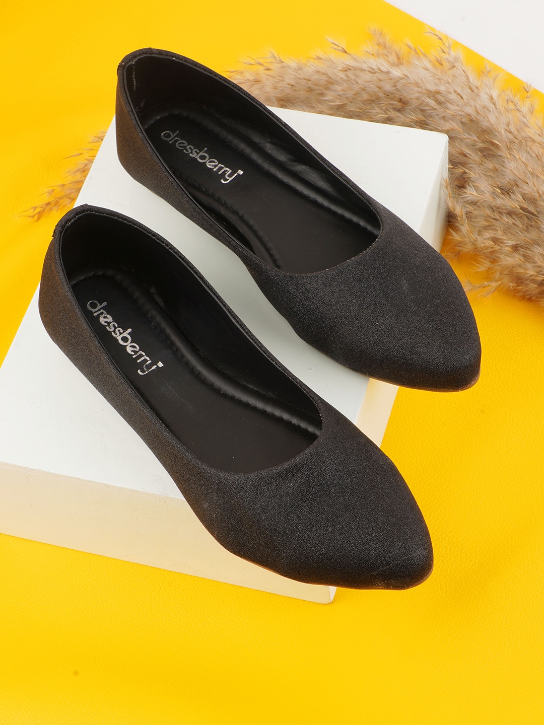 

DressBerry Black Embellished Pointed Toe Ballerinas