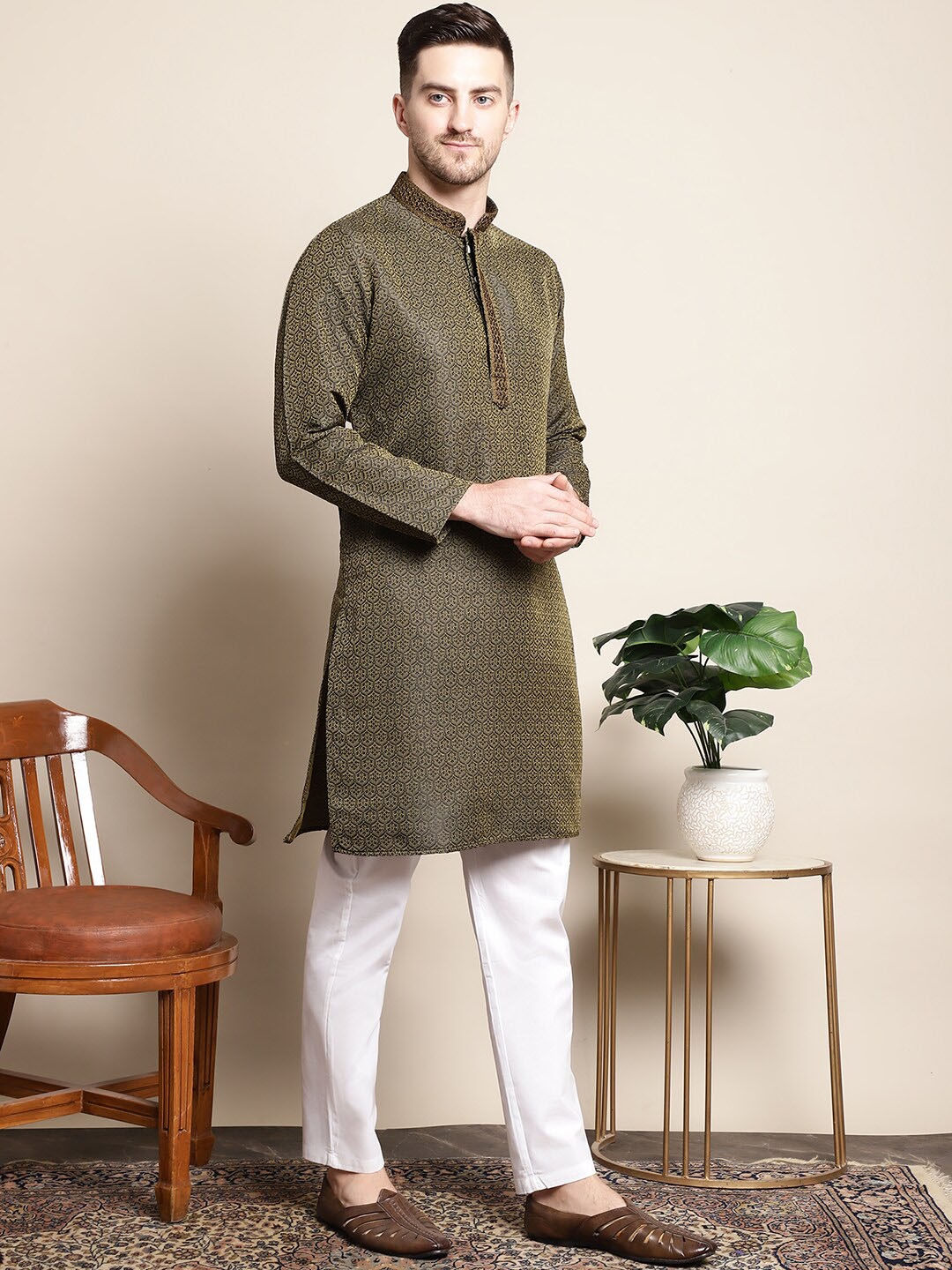 

Anouk Floral Woven Design Mandarin Collar Thread Work Jacquard Cotton Silk Kurta, Olive