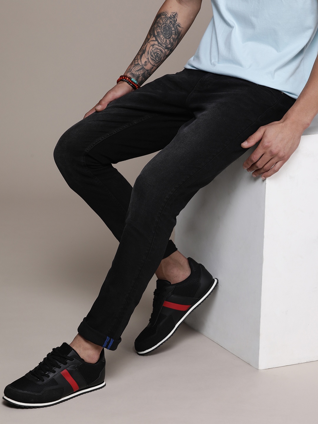 

FORCE IX Men Slim Fit Light Fade Stretchable Jeans, Black