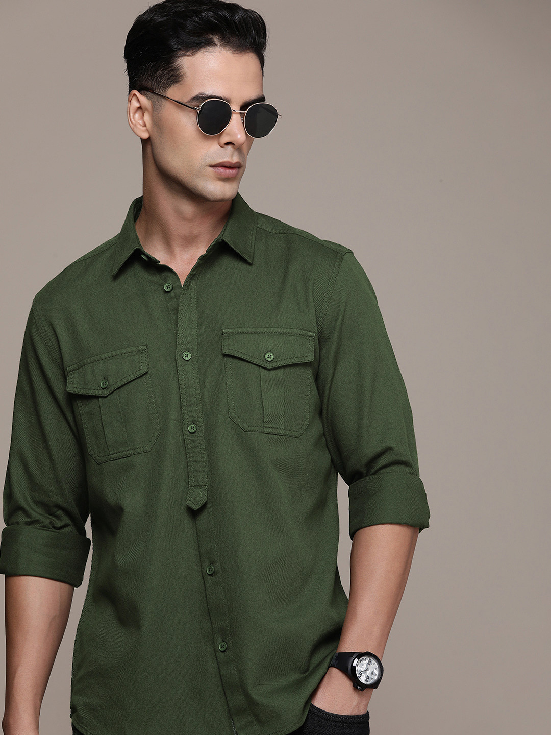 

FORCE IX Solid Pure Cotton Spread Collar Casual Shirt, Green