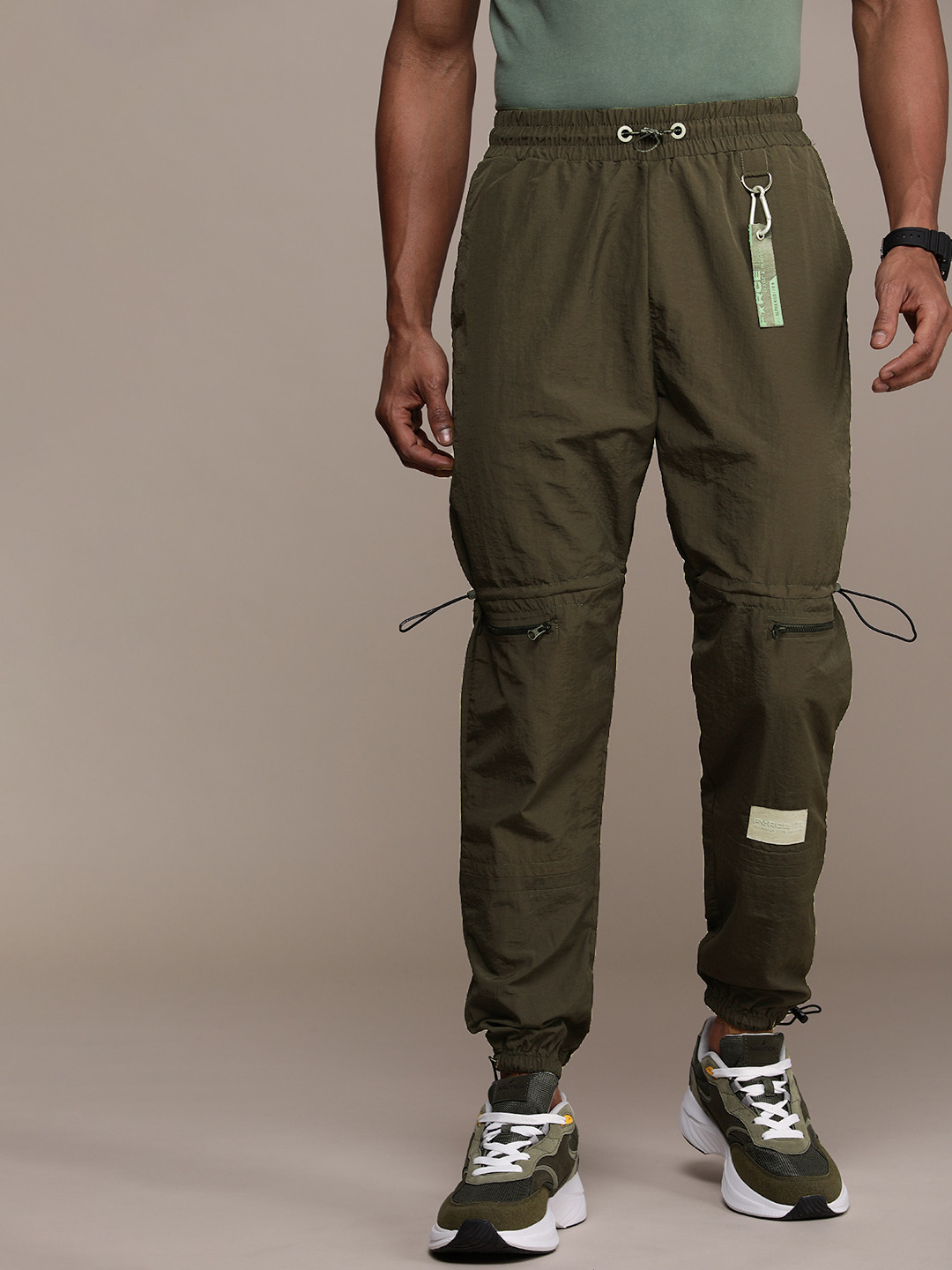 

FORCE IX Men Solid Regular Fir Joggers Trousers, Olive
