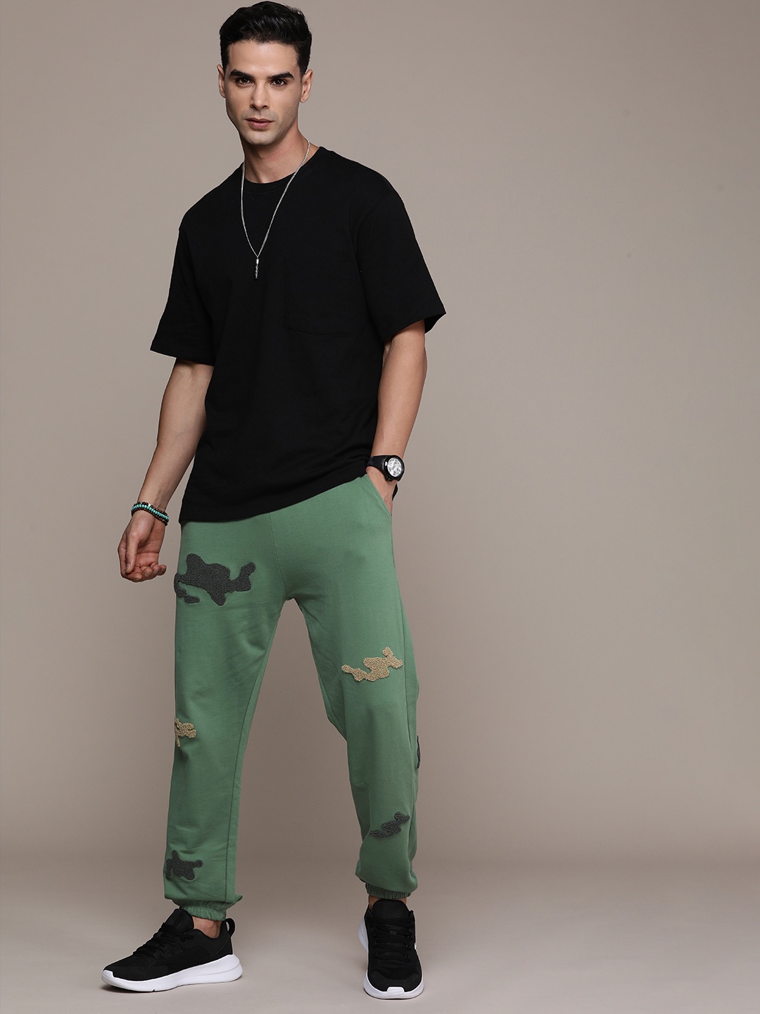 

Force IX Men Mid-Rise Self-Design Pure Cotton Joggers, Olive