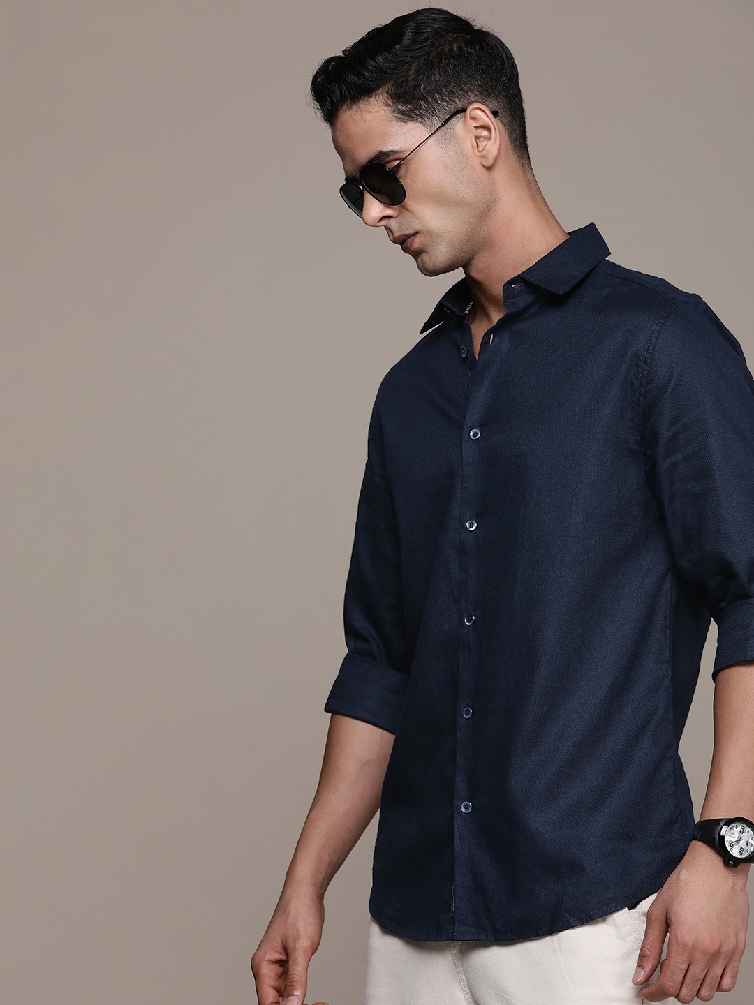 

FORCE IX Textured Pure Cotton Spread Collar Casual Shirt, Navy blue