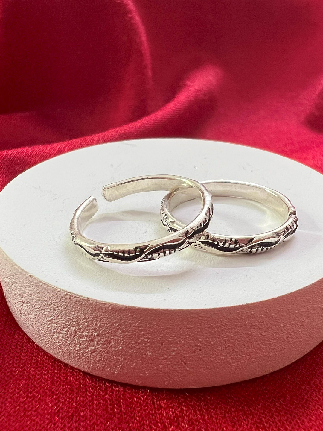

Arte Jewels 925 Sterling Silver Oxidised Toe Rings