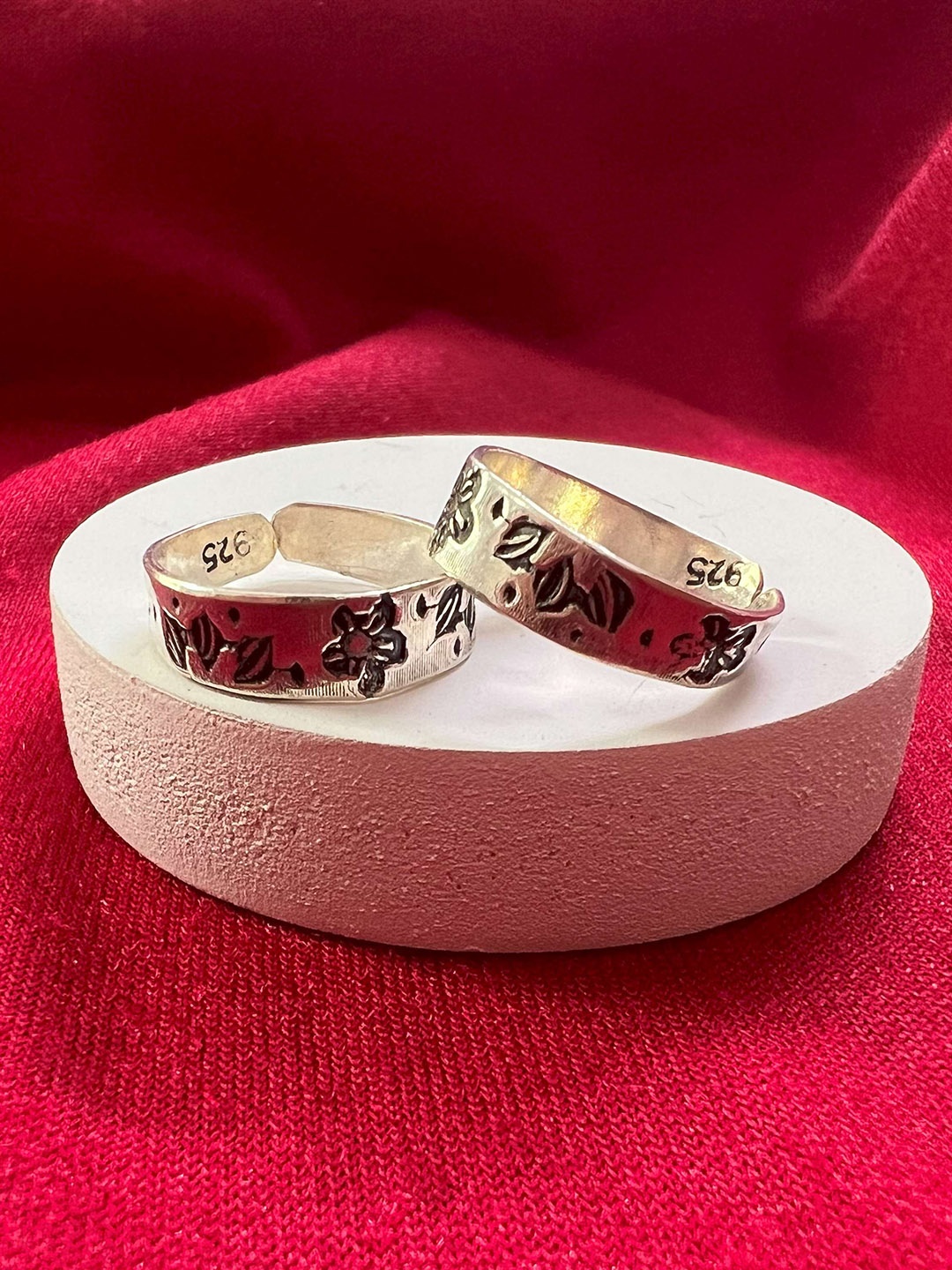 

Arte Jewels 925 Sterling Silver Floral Detail Toe Ring