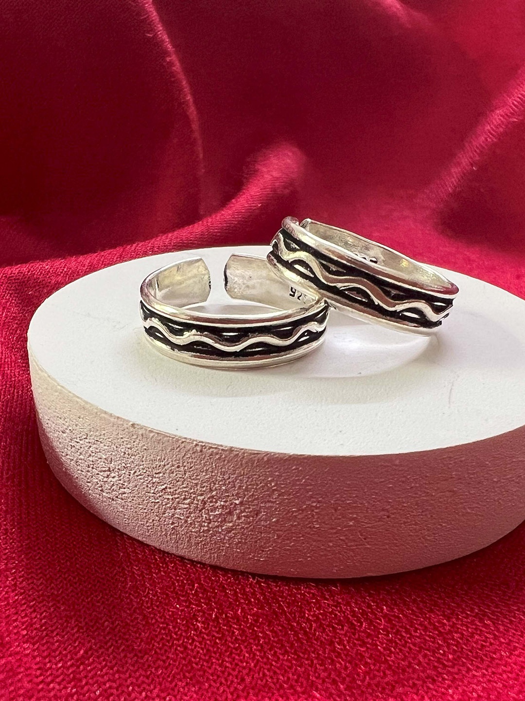 

Arte Jewels 925 Sterling Silver Oxidised Toe Rings