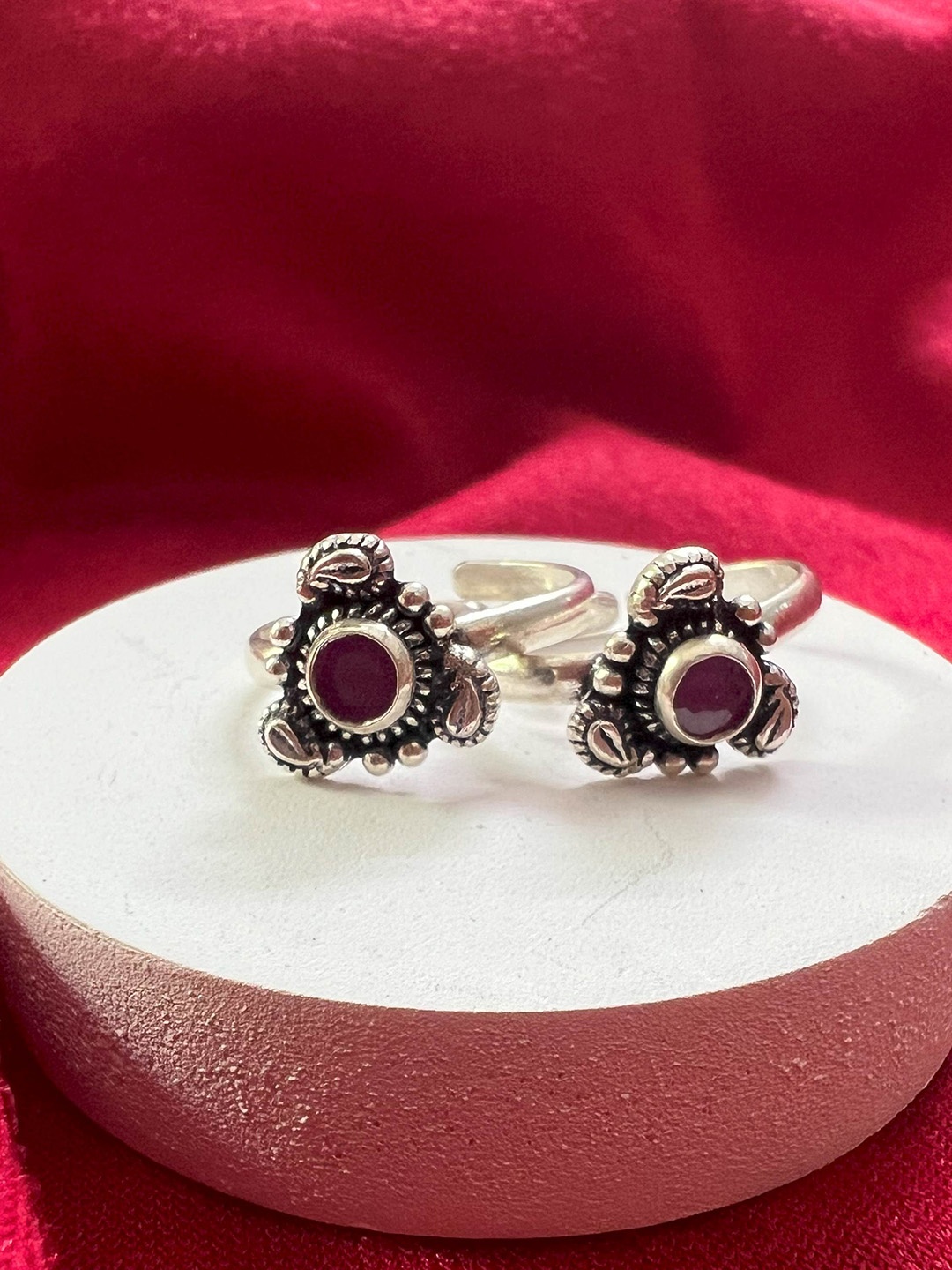 

Arte Jewels 925 Sterling Silver Stone-Studded Toe Ring
