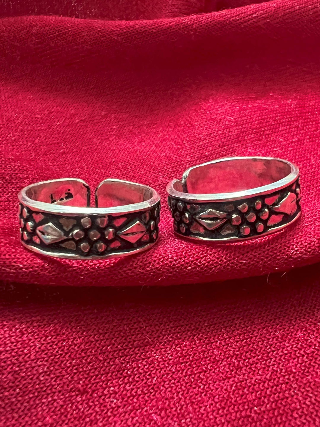 

Arte Jewels 925 Sterling Silver Oxidised Toe Rings