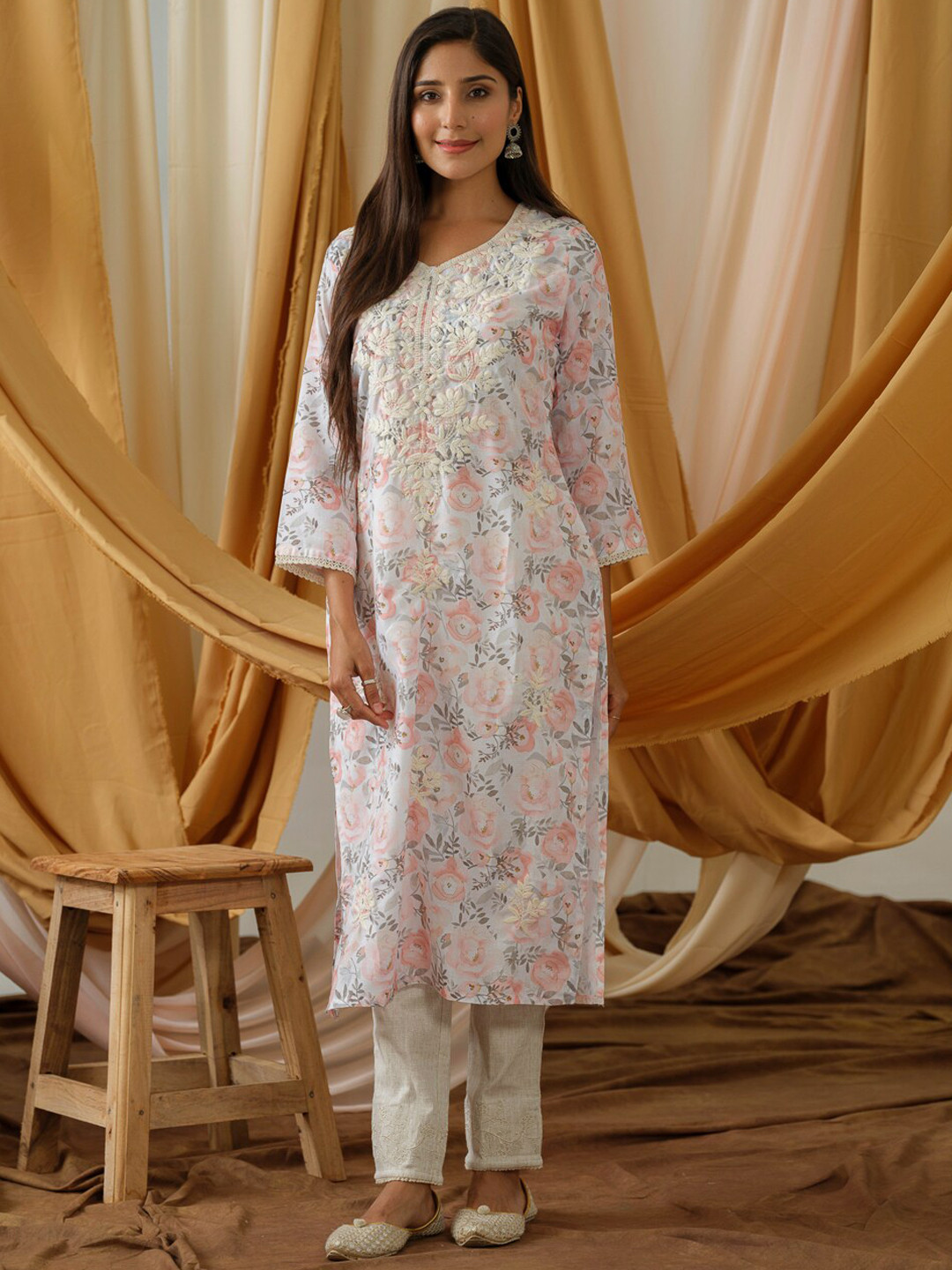 

Ishin Floral Printed Linen Thread Work Kurta, Off white