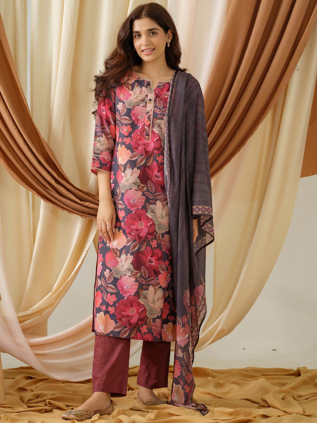 

Ishin Blue & Pink Floral Printed Sequined Linen Kurta with Trousers & Dupatta