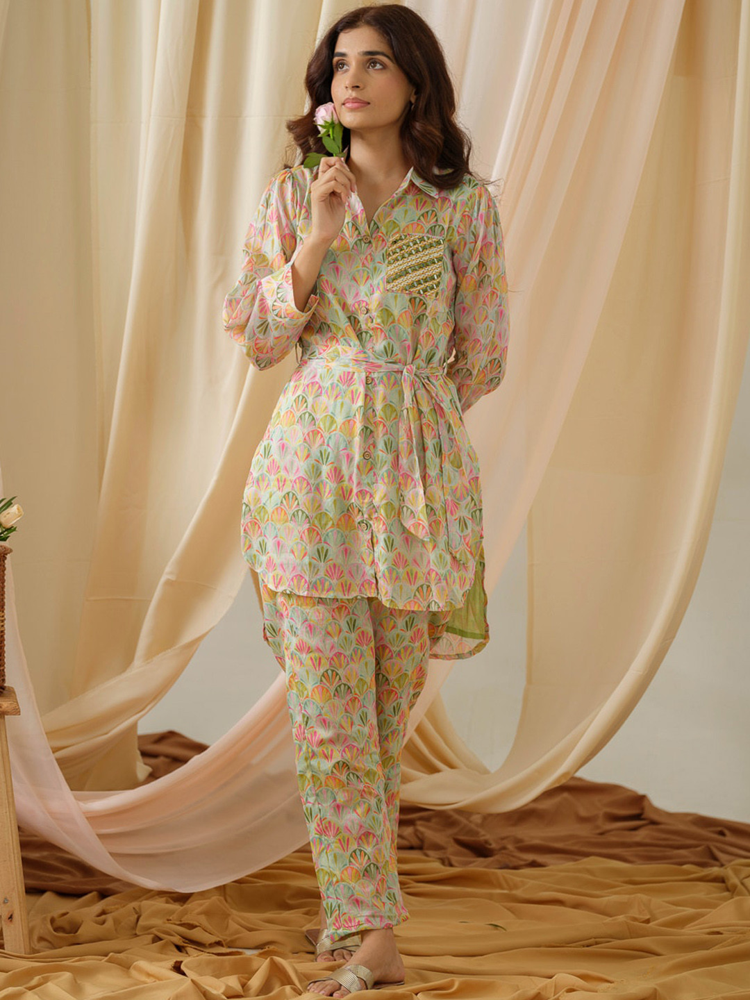 

Ishin Green Floral Printed Pure Cotton Kurta With Trouser