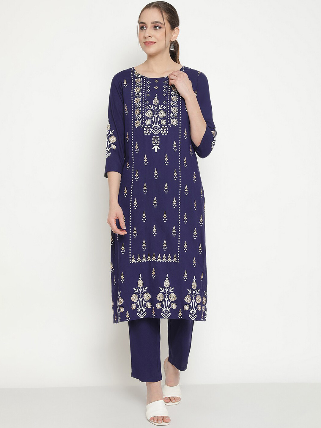 

Be Indi Women Ethnic Motifs Printed Straight Rayon Kurta Set with Trouser, Navy blue