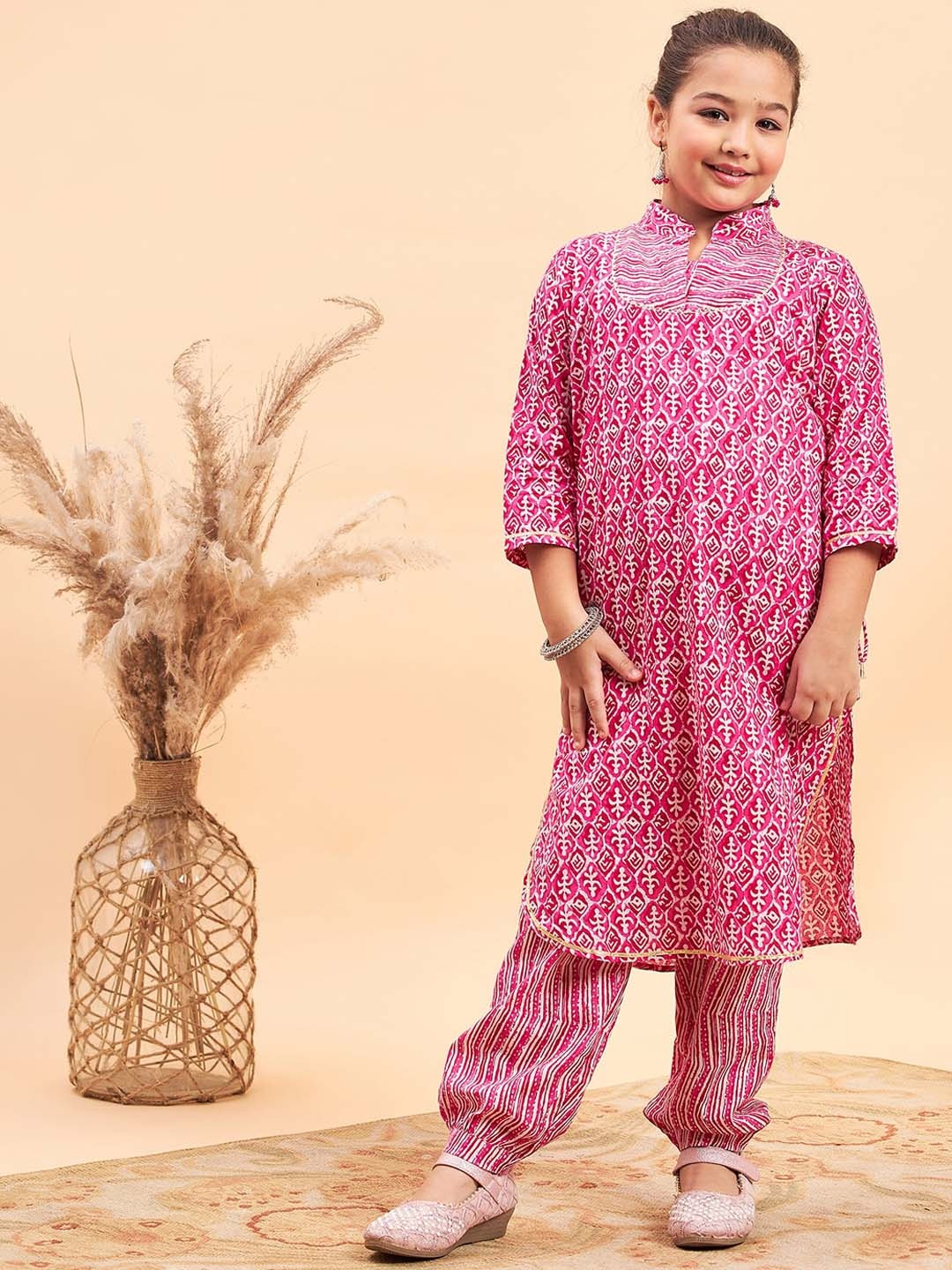 

Stylo Bug Girls Ethnic Motifs Printed Regular Pure Cotton Kurta With Salwar, Pink