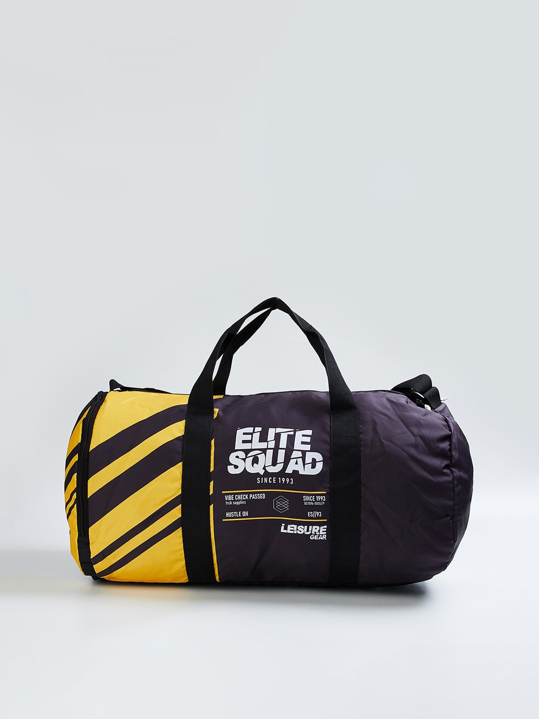 

max Men Printed Duffel Bag, Brown