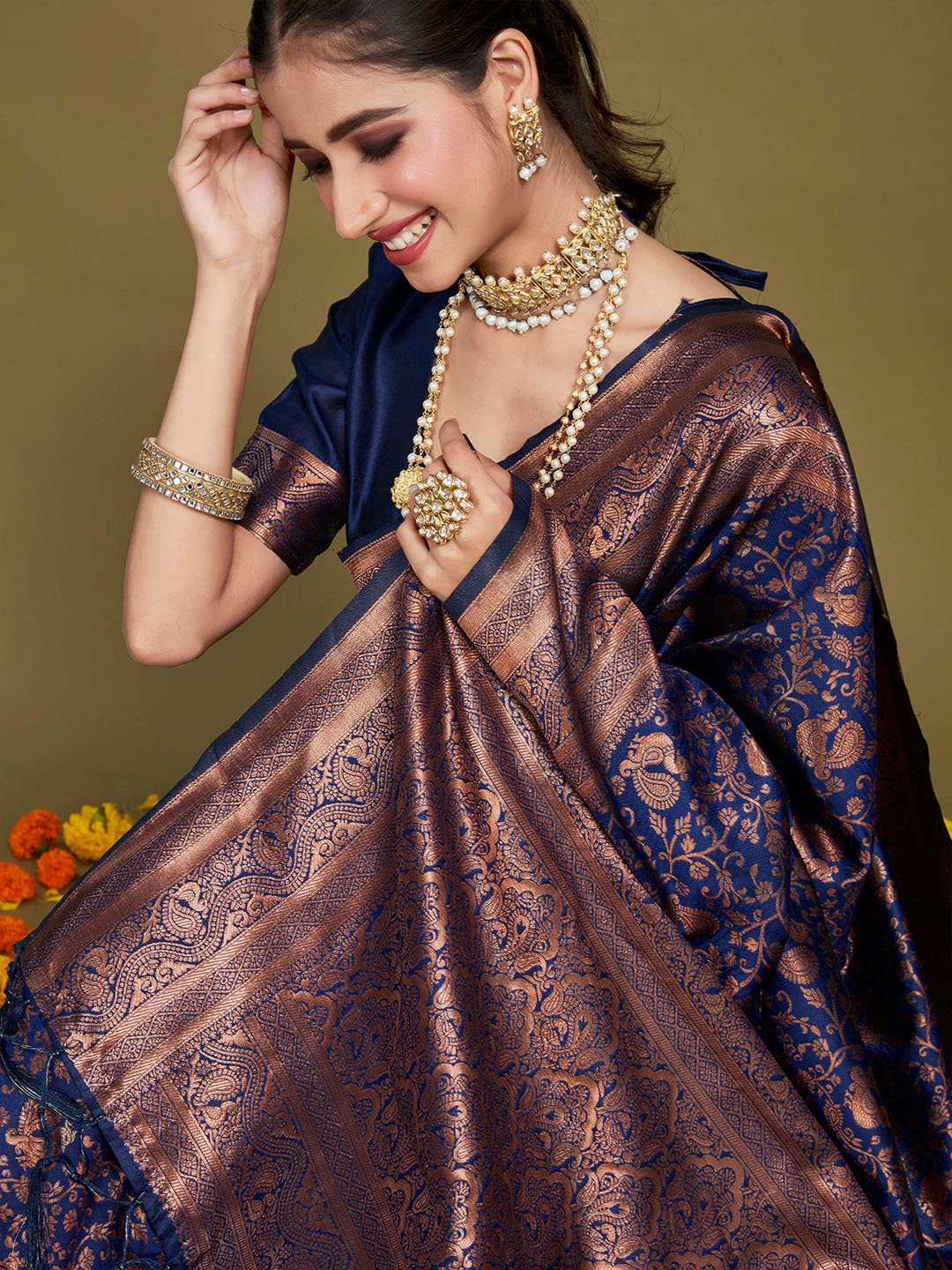 

Sangria Ethnic Motifs Woven Design Saree, Navy blue