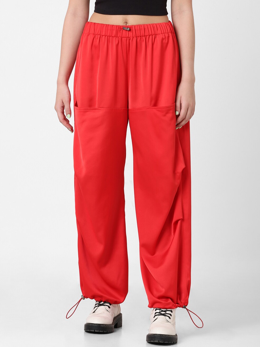 

ONLY Women Plain Loose Fit Regular Trousers, Red