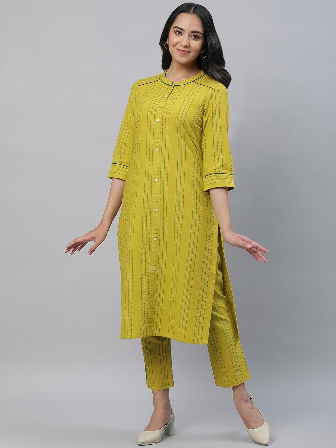

AURELIA Striped Printed Mandarin Collar Straight Kurta with Trousers, Yellow