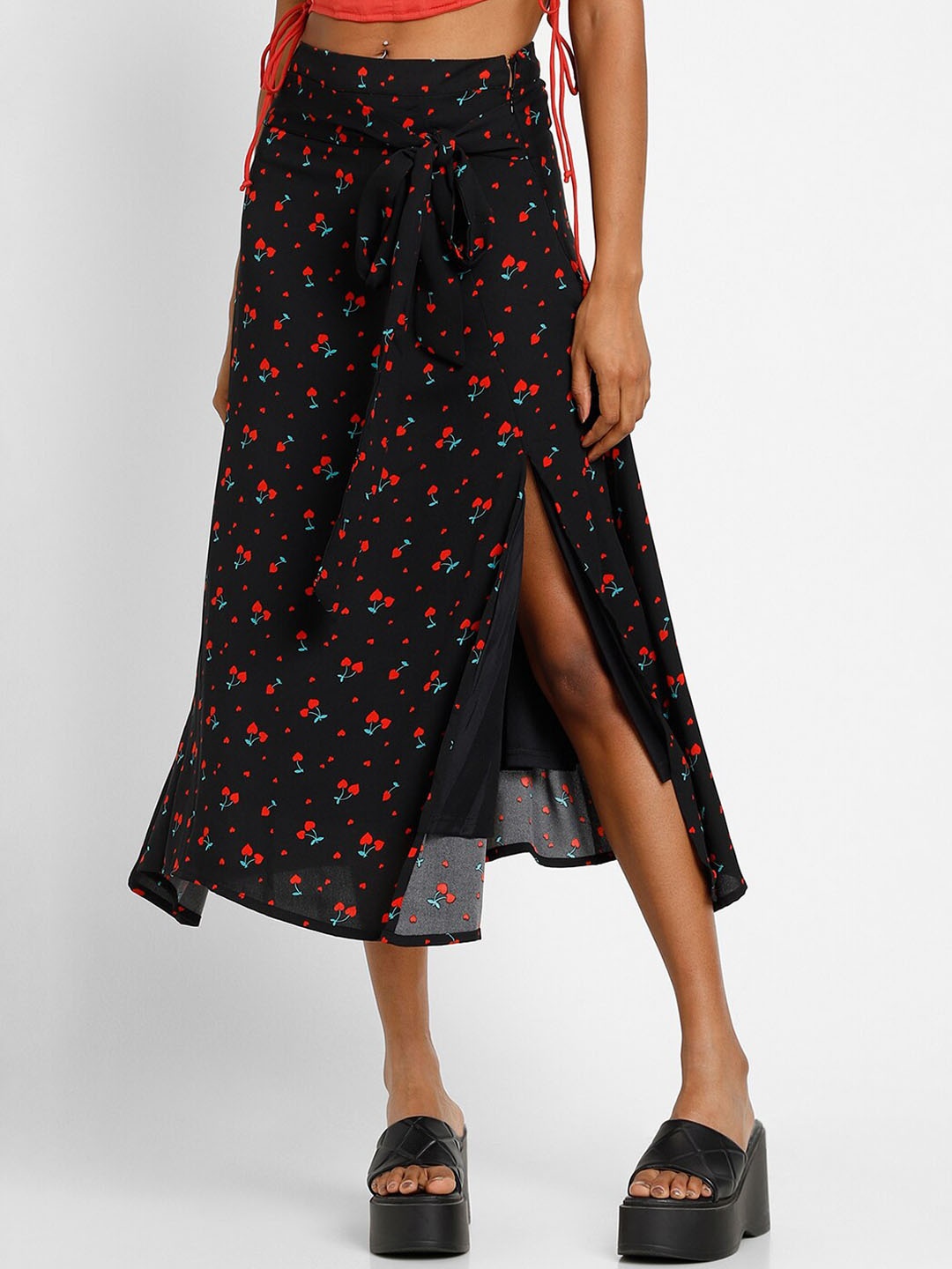 

FOREVER 21 Women Flared Floral Printed Maxi Skirt, Black