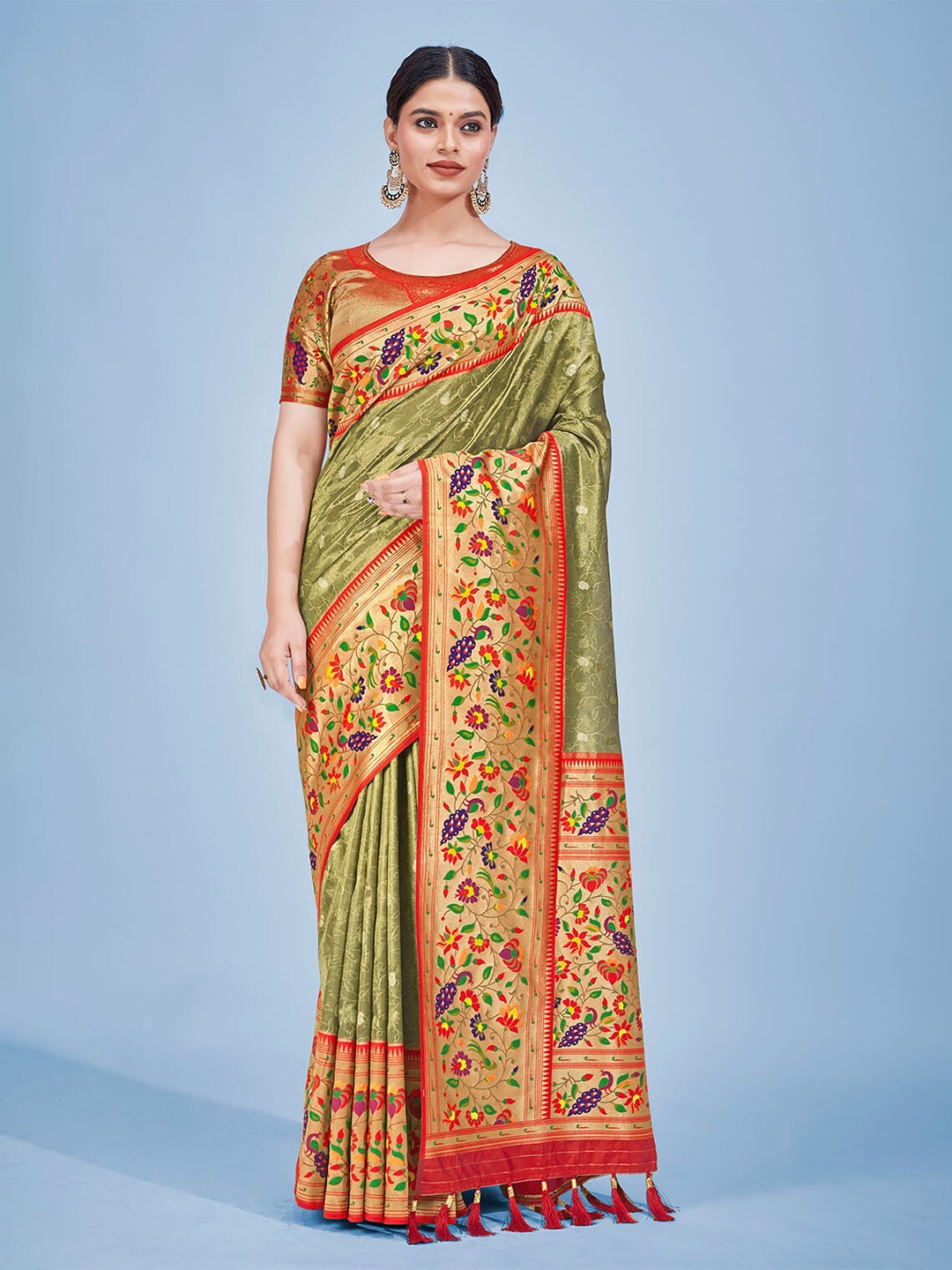 

MONJOLIKA FASHION Woven Design Zari Silk Blend Kanjeevaram Saree, Olive