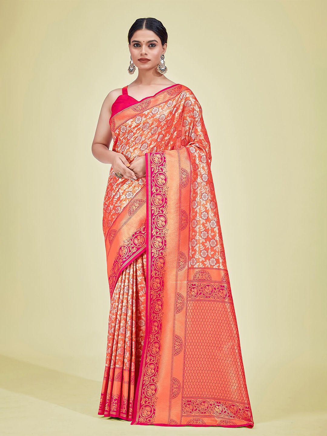 

MONJOLIKA FASHION Woven Design Zari Silk Blend Kanjeevaram Saree, Pink