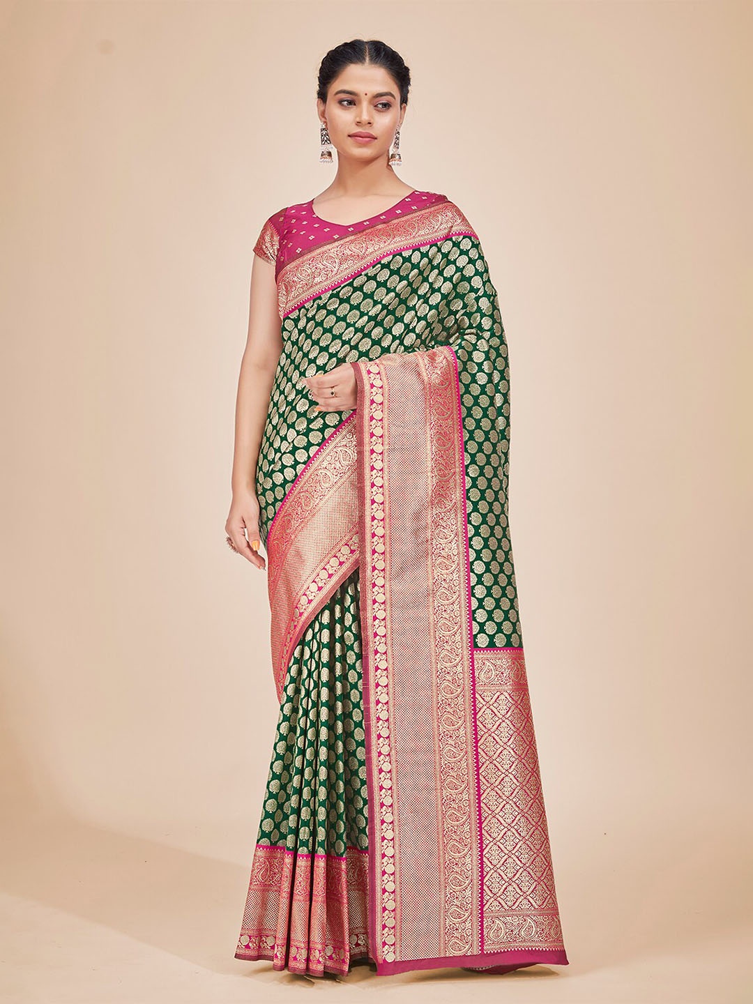 

MONJOLIKA FASHION Woven Design Zari Silk Blend Kanjeevaram Saree, Green