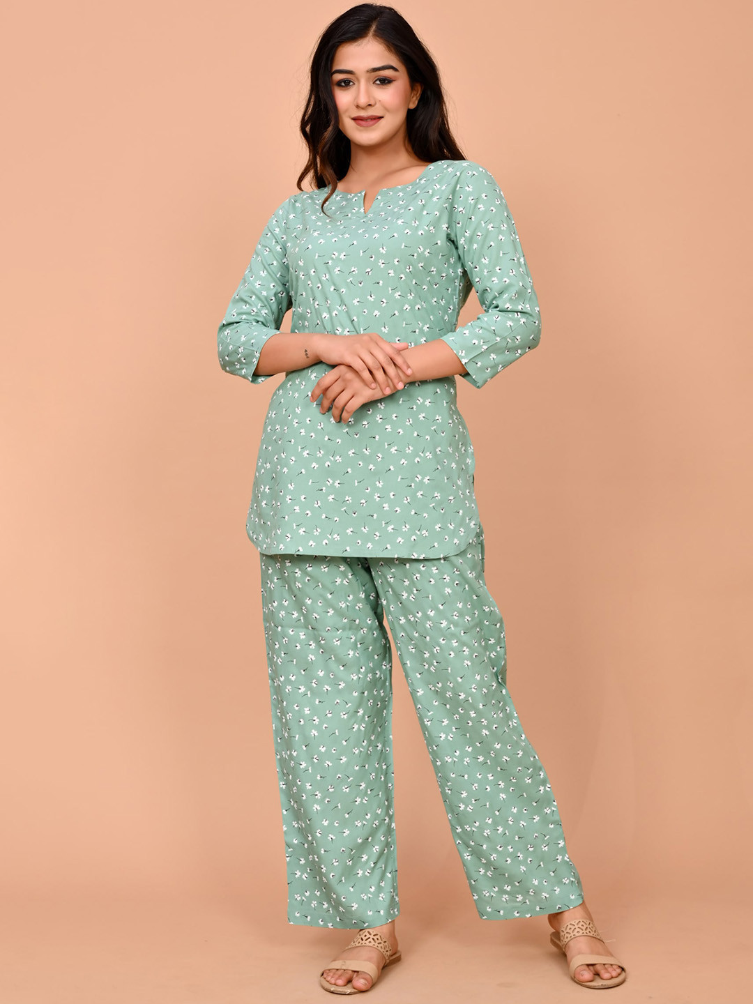 

TREND ME Women Floral Printed Night suit, Green
