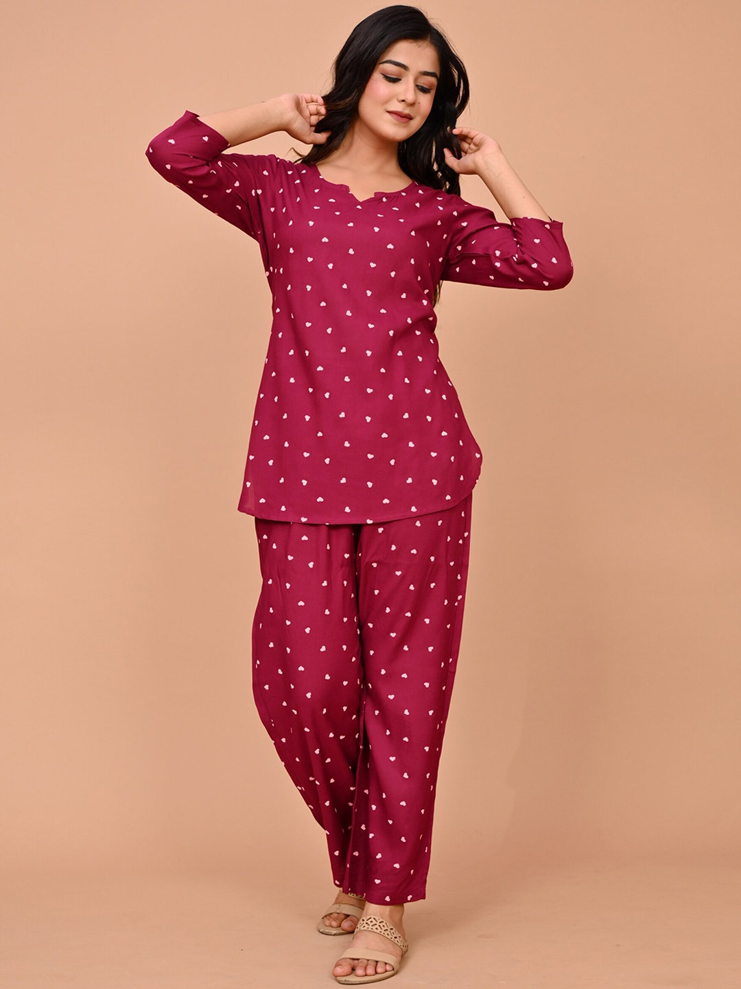 

TREND ME Women Printed Night suit, Maroon