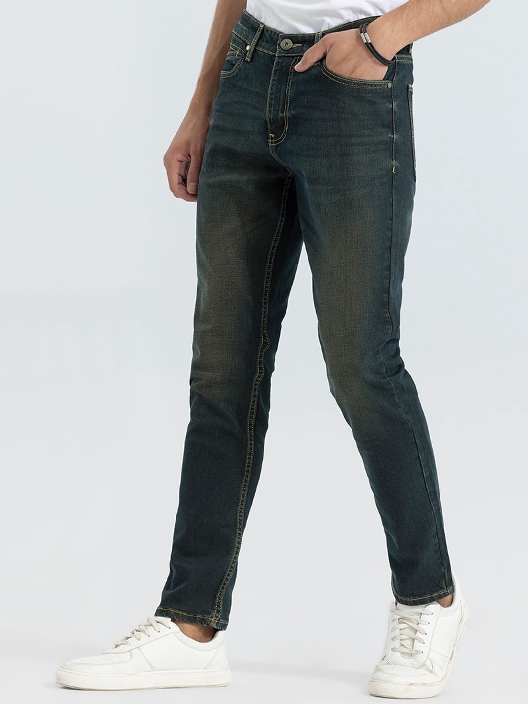 

Snitch Men Blue Mid-Rise Slim Fit Heavy Fade Stretchable Jeans