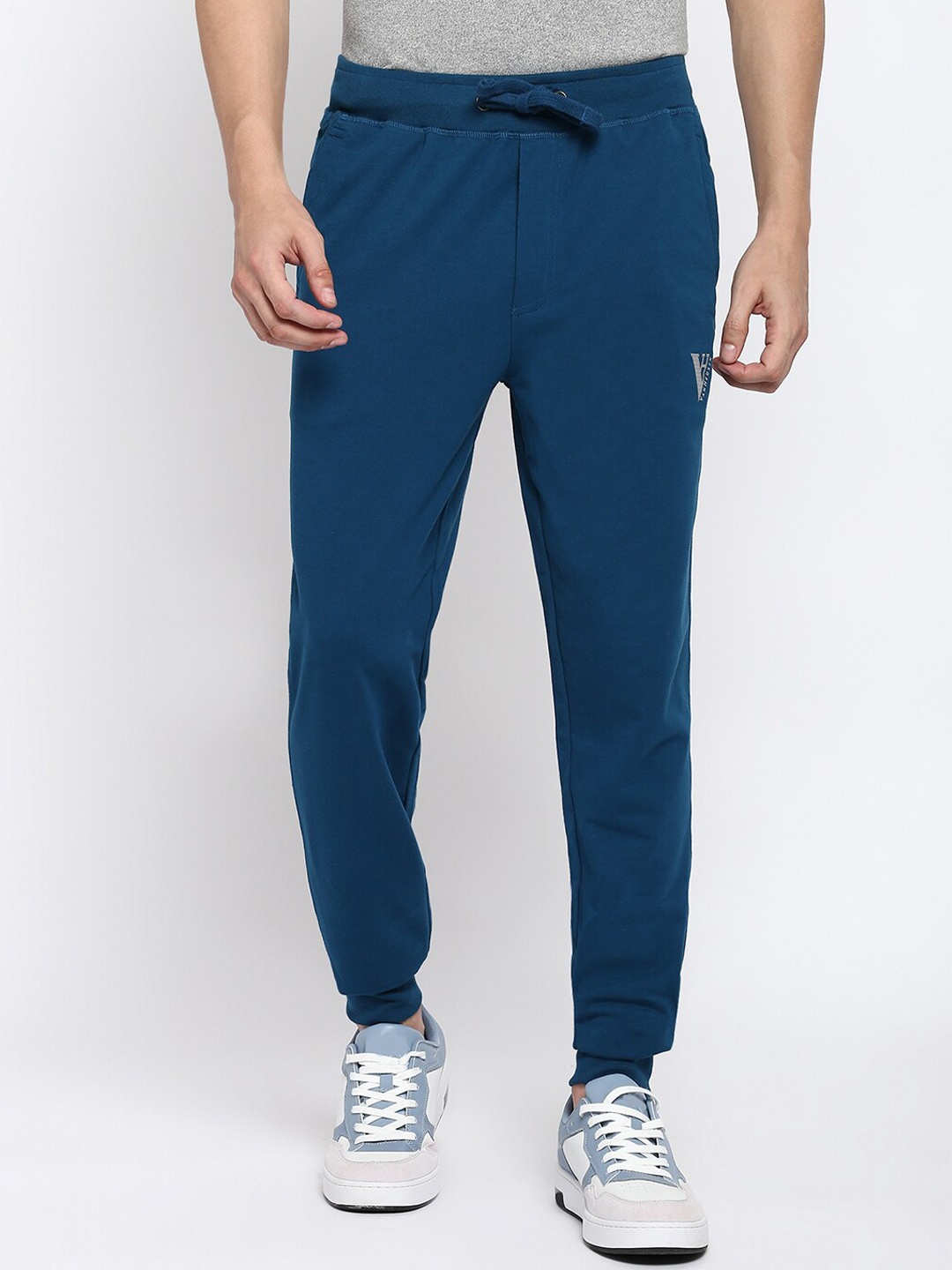 

Van Heusen Men Cotton Easy Stain Release Joggers, Blue