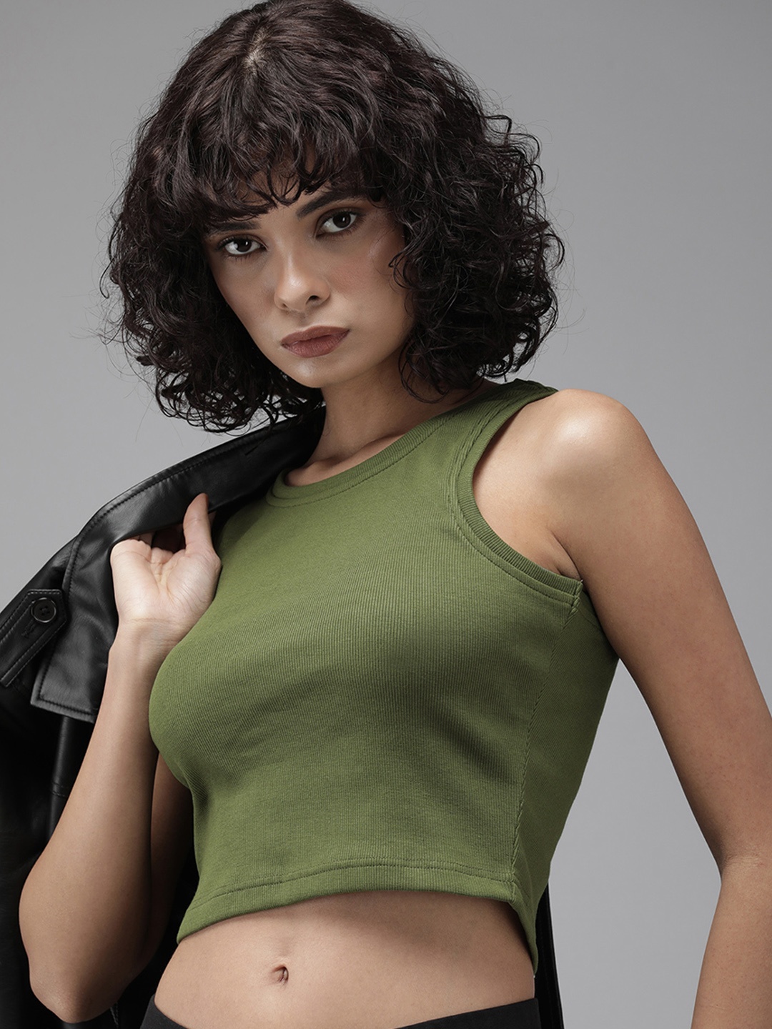 

Roadster Women Solid Tank Crop Top, Green