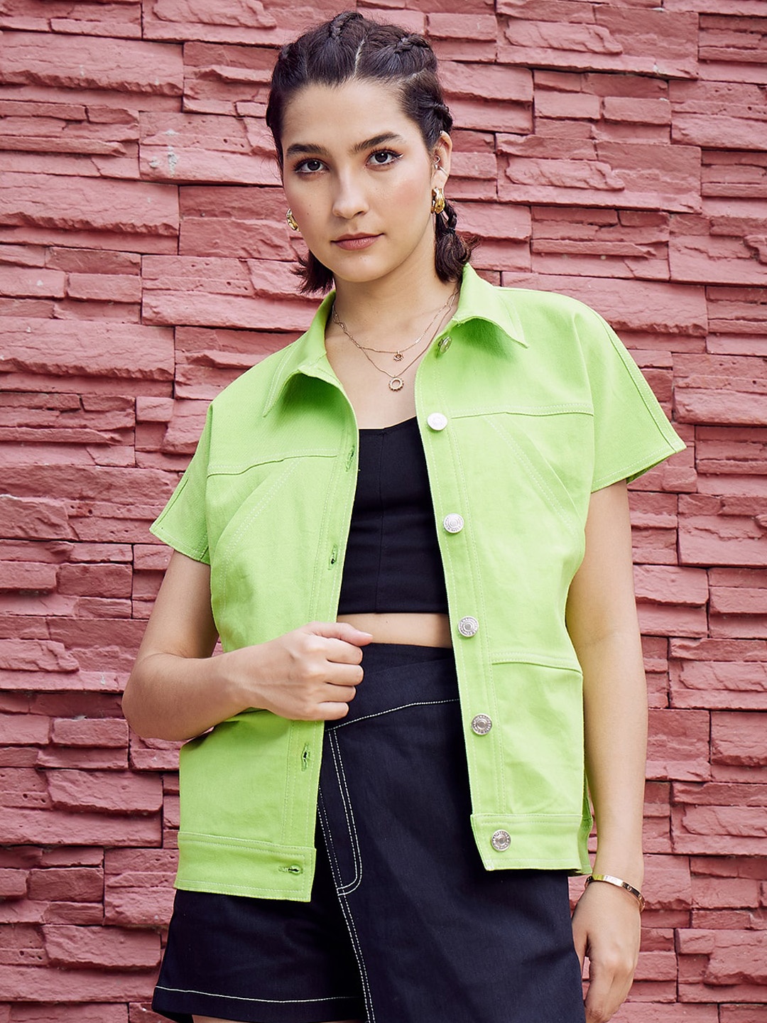 

Athena Green Spread Collar Cotton Crop Denim Jacket