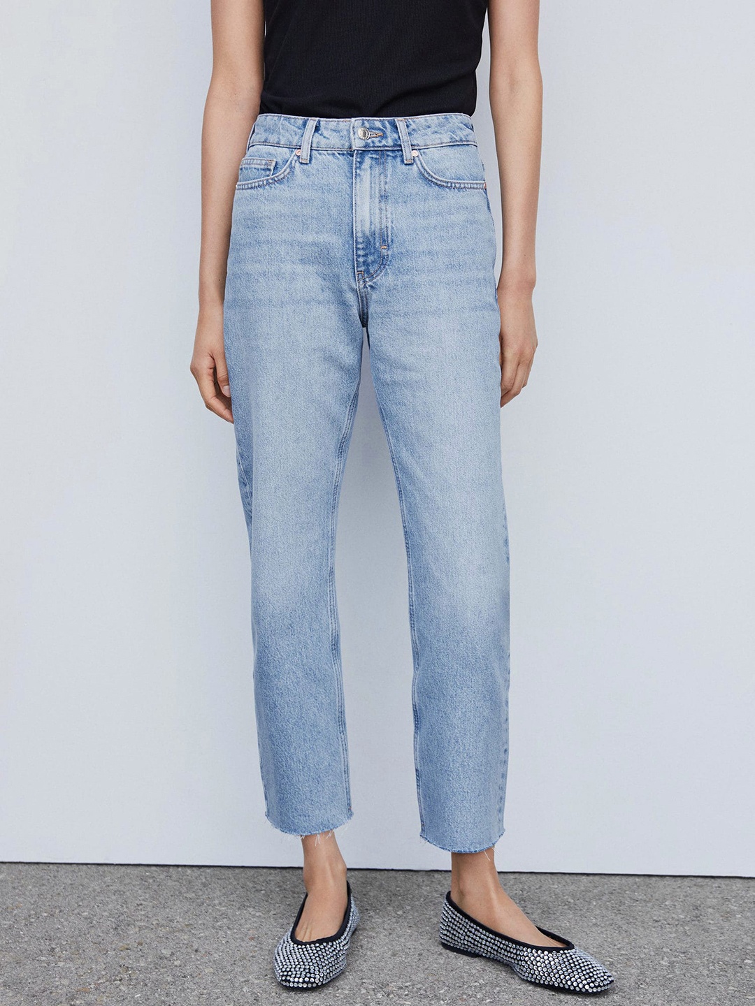 

MANGO Women Pure Cotton High-Rise Straight Fit Light Fade Cropped Jeans, Blue